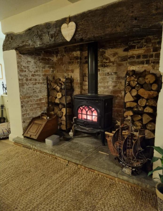 Jackdaw Cottage-Beautiful Cottage, Town Centre Уимборн Минстър Екстериор снимка