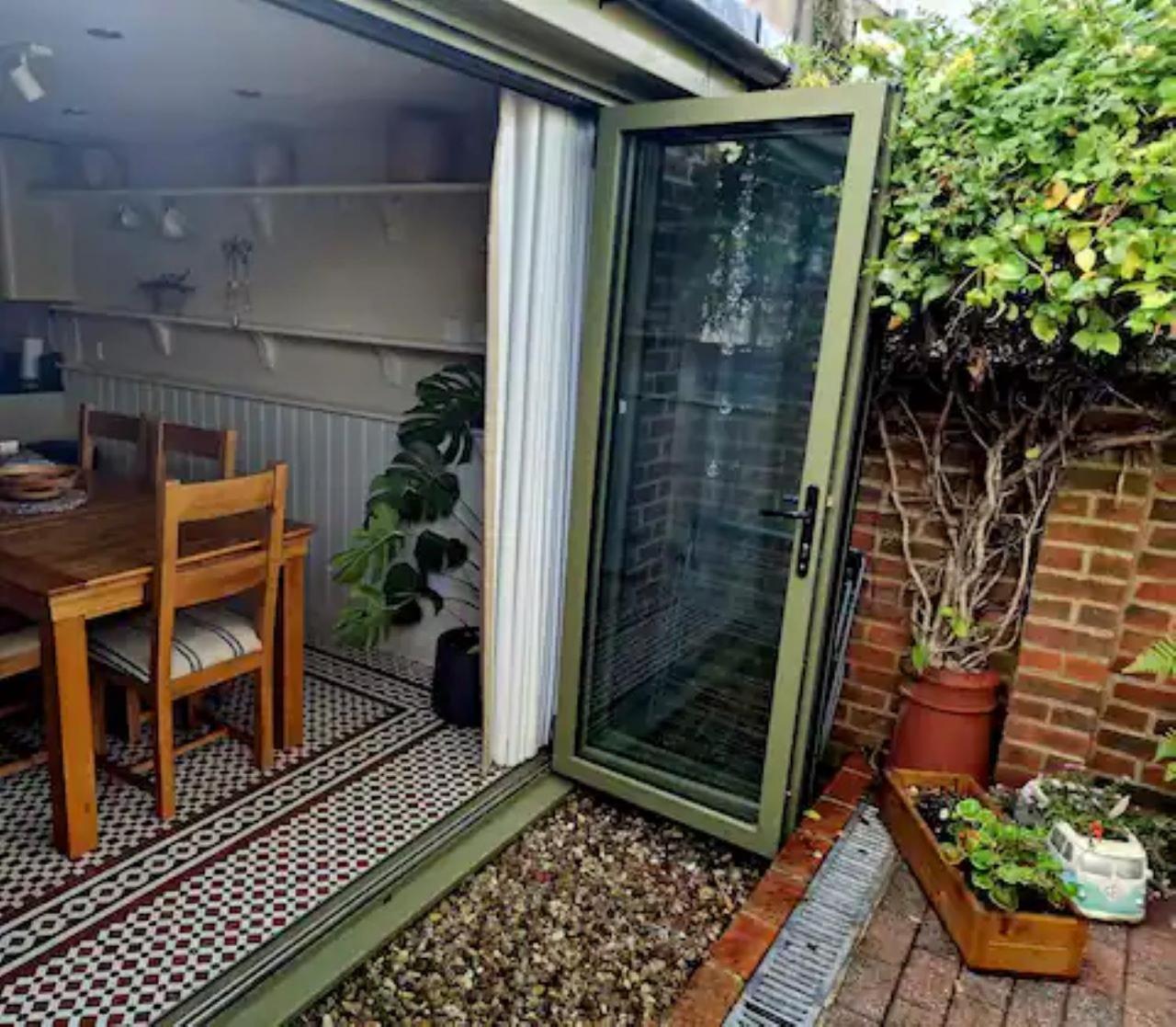 Jackdaw Cottage-Beautiful Cottage, Town Centre Уимборн Минстър Екстериор снимка