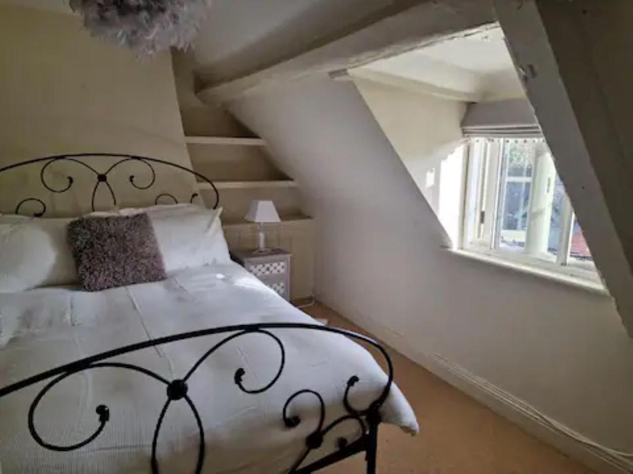 Jackdaw Cottage-Beautiful Cottage, Town Centre Уимборн Минстър Екстериор снимка