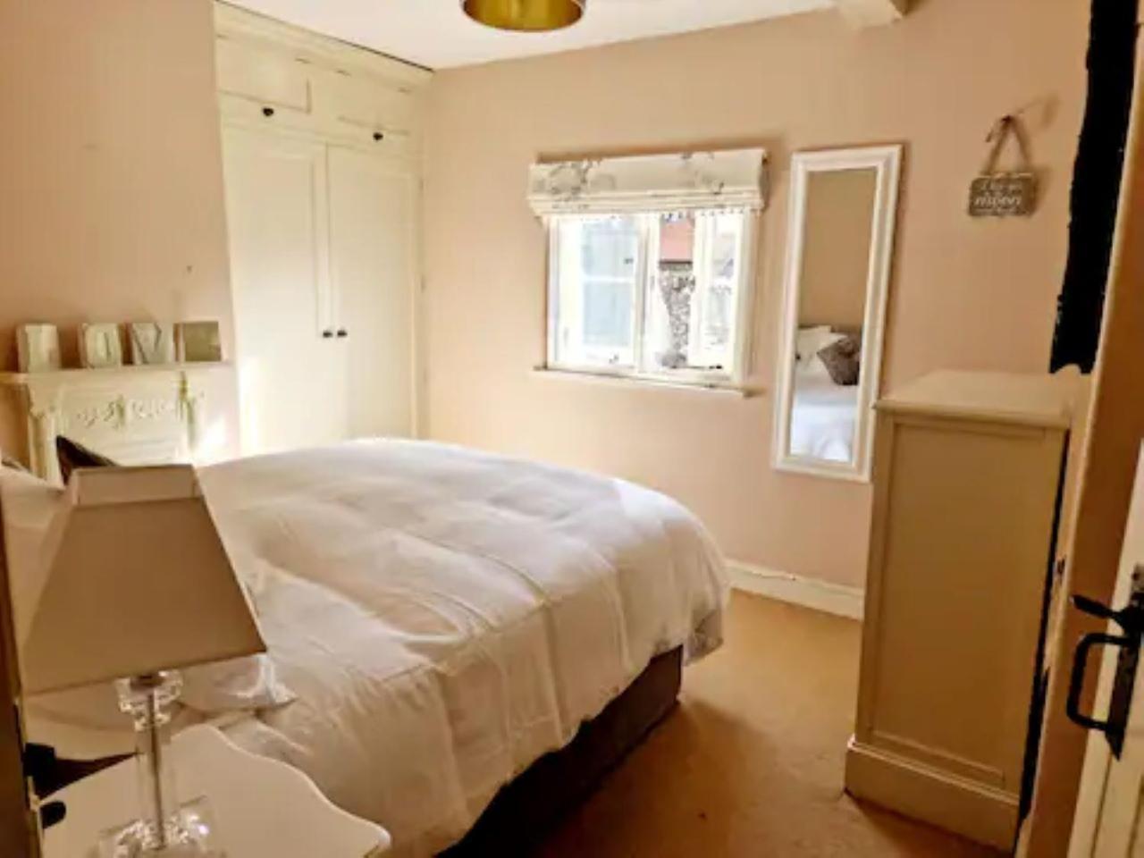 Jackdaw Cottage-Beautiful Cottage, Town Centre Уимборн Минстър Екстериор снимка